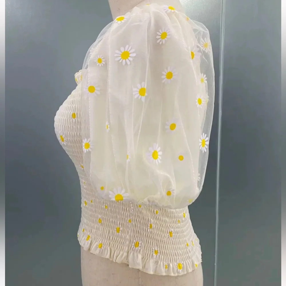 #017 Smocked Puff Sleeve Top – White Daisy – Women’s XS S – On/Off Shoulder - Picture 7 of 8